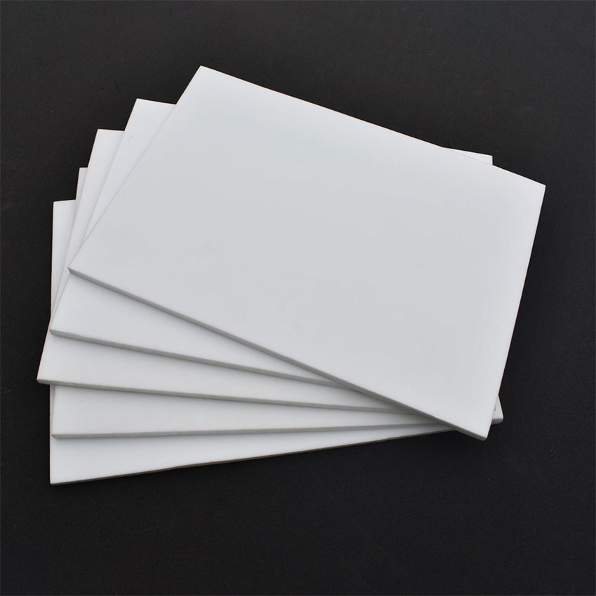Mitkä ovat White PVC Forex -taulun edut?