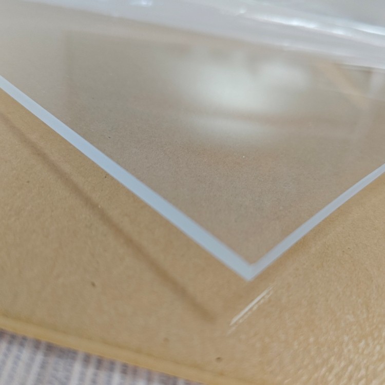 3 mm valettu läpinäkyvä akryylilevy